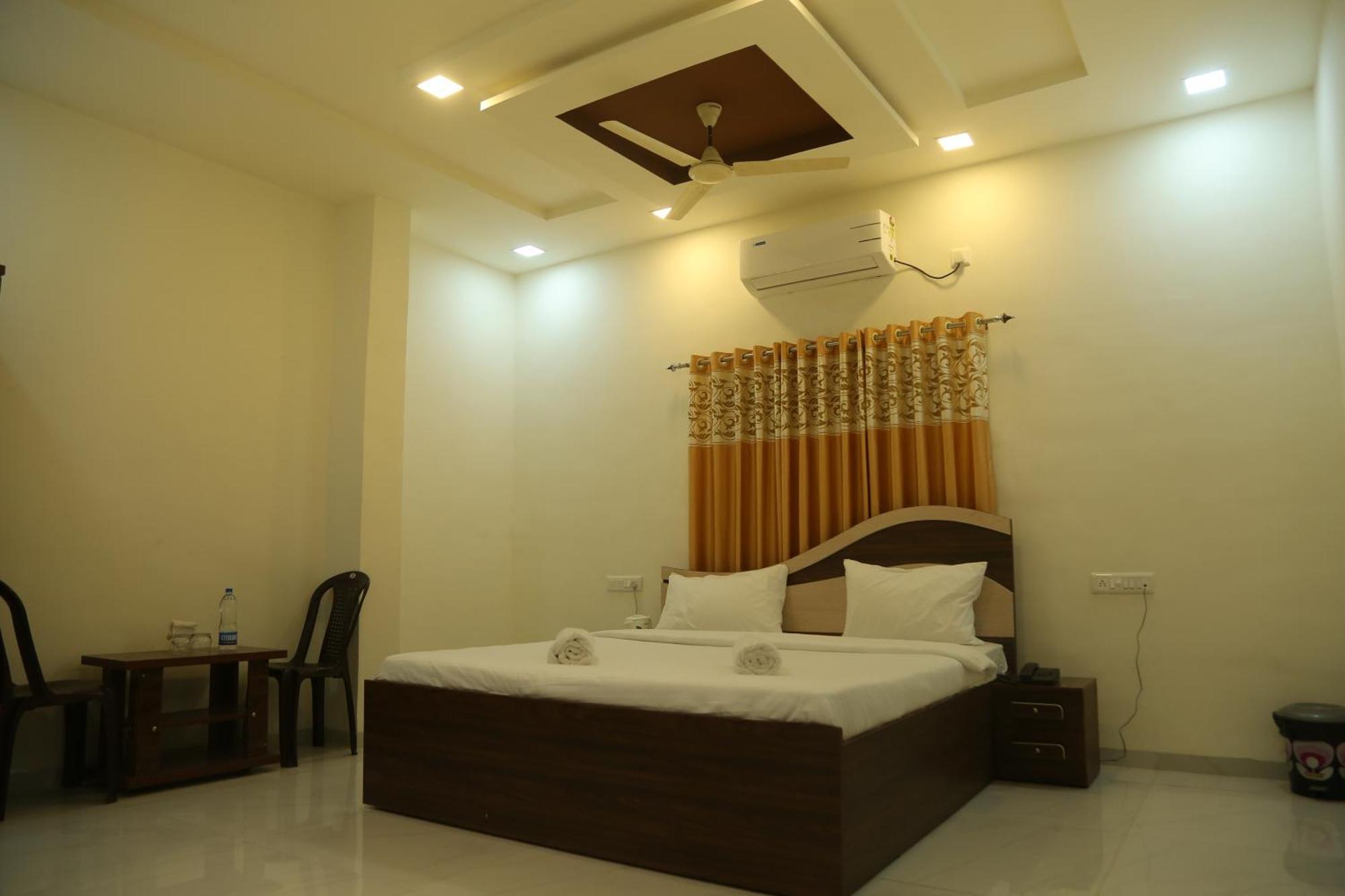 Rudraksh Nagthane Satara Buitenkant foto