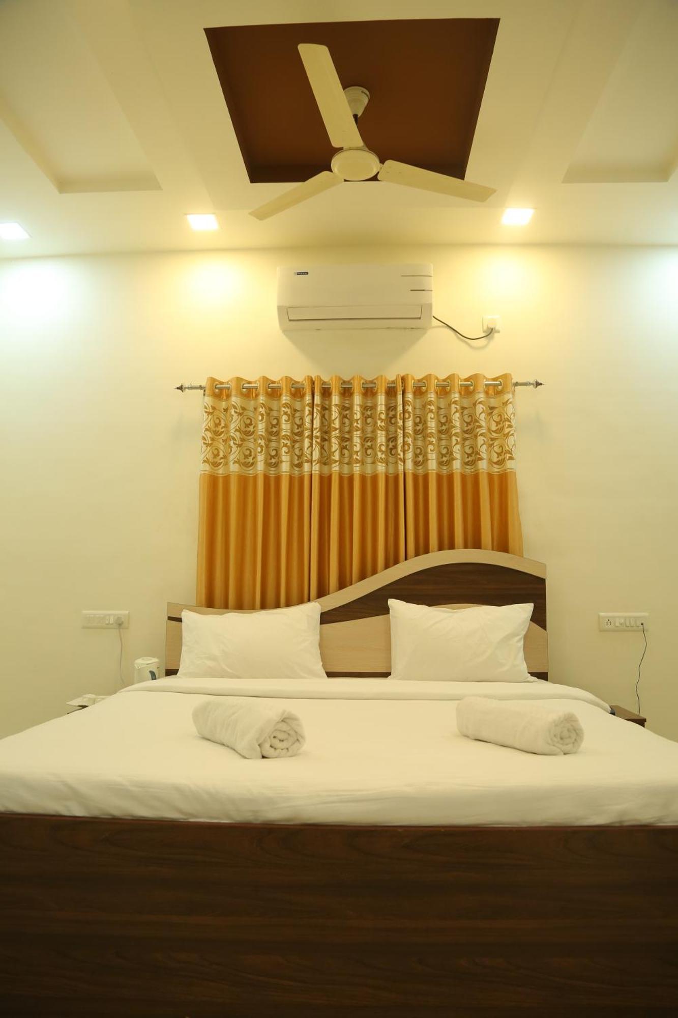 Rudraksh Nagthane Satara Buitenkant foto
