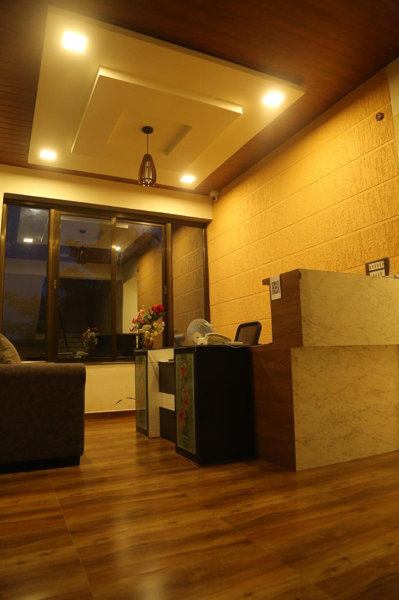 Rudraksh Nagthane Satara Buitenkant foto