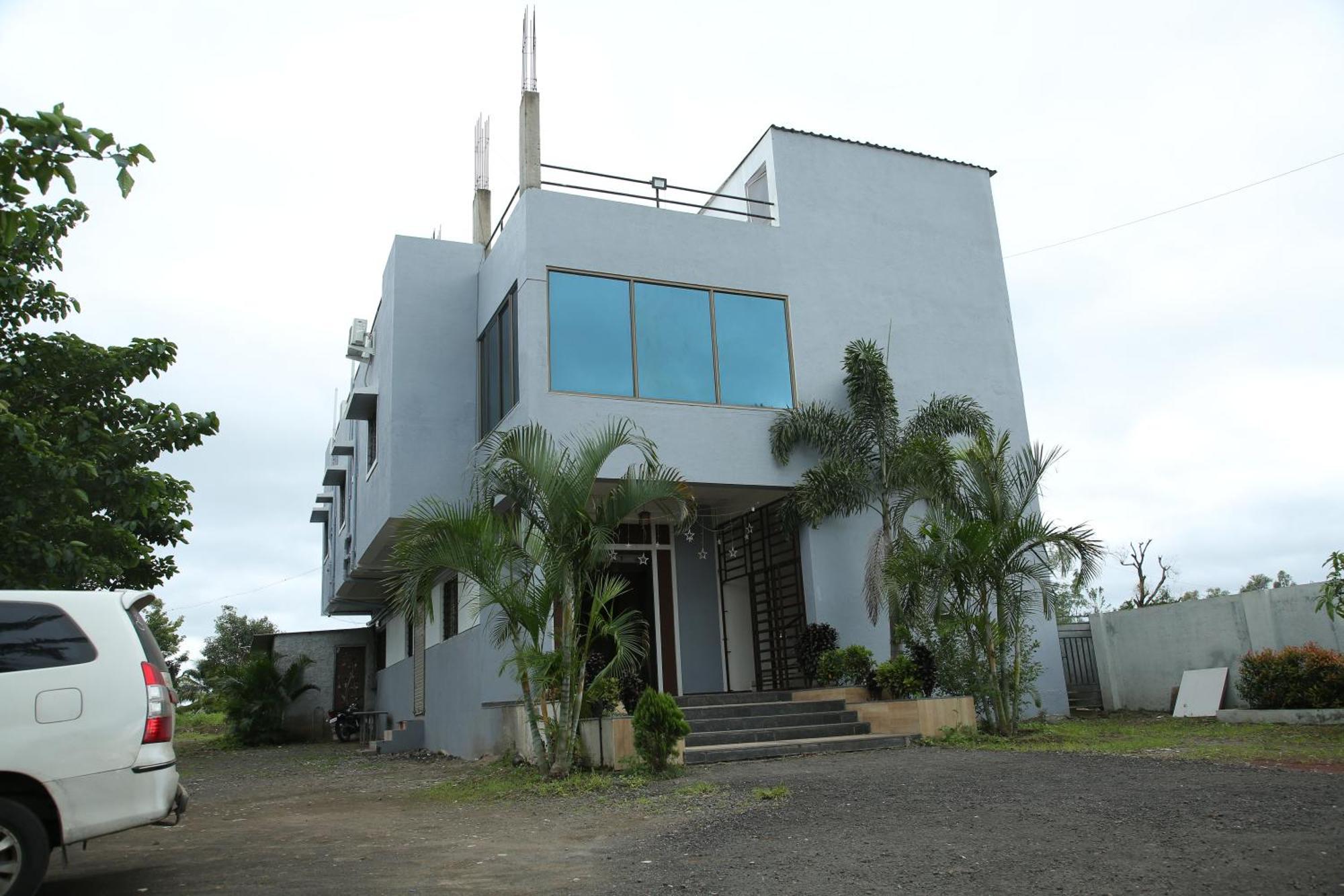 Rudraksh Nagthane Satara Buitenkant foto